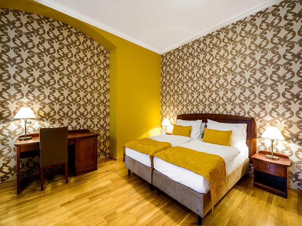 Alexander Hotel Stribro Ruang foto