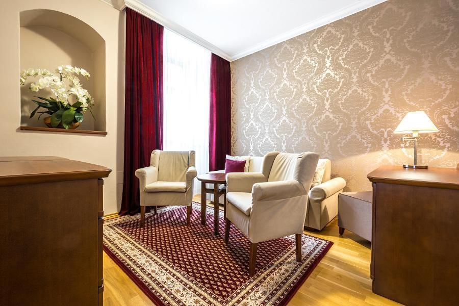 Alexander Hotel Stribro Bagian luar foto