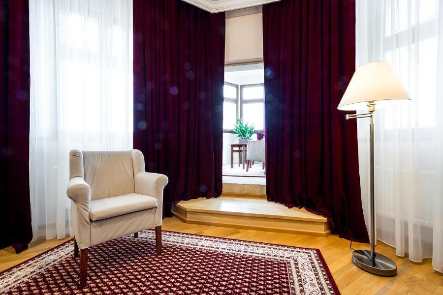 Alexander Hotel Stribro Bagian luar foto