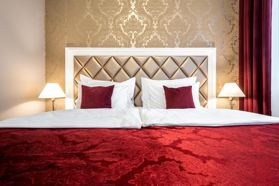 Alexander Hotel Stribro Bagian luar foto