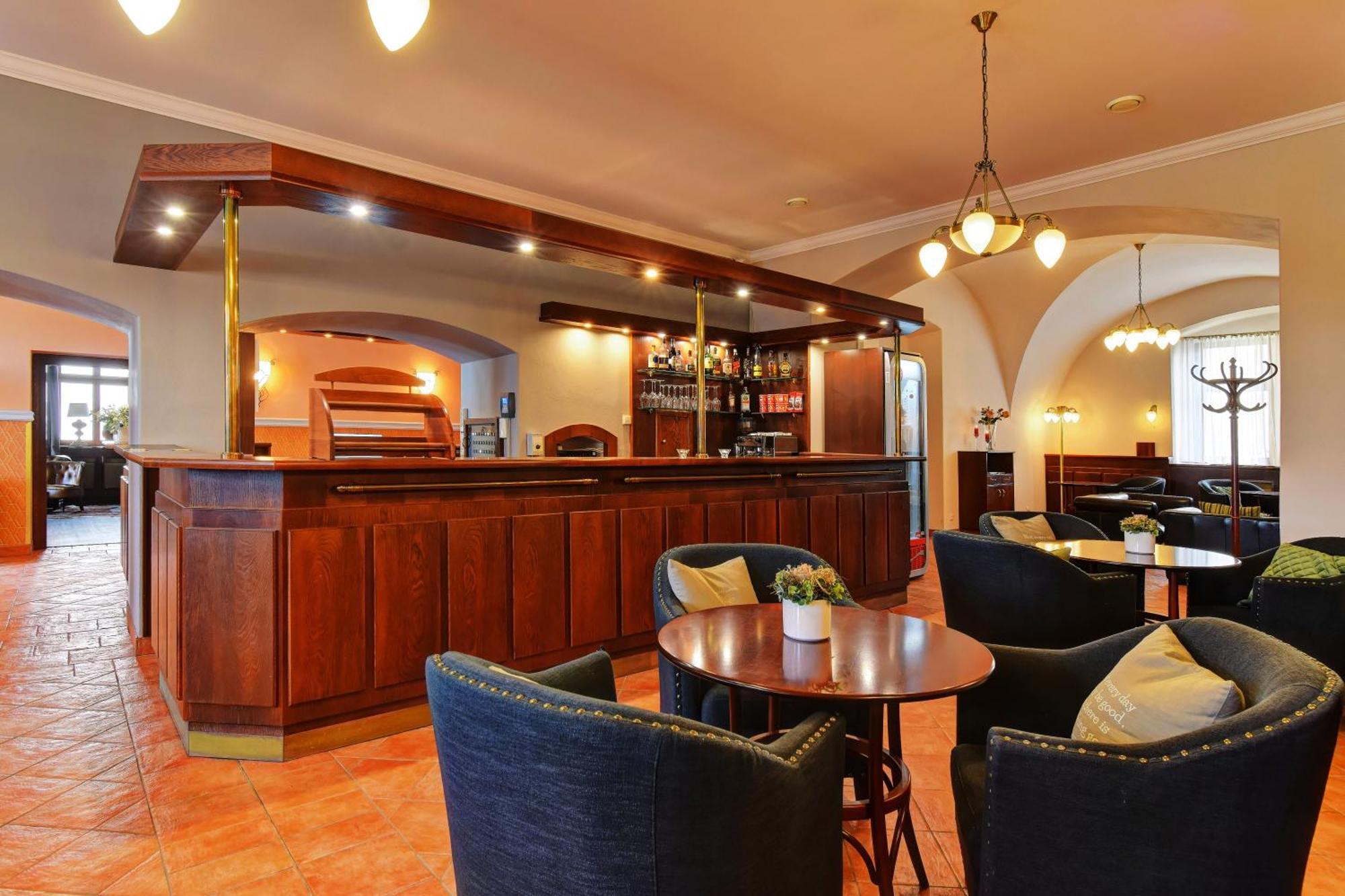 Alexander Hotel Stribro Bagian luar foto