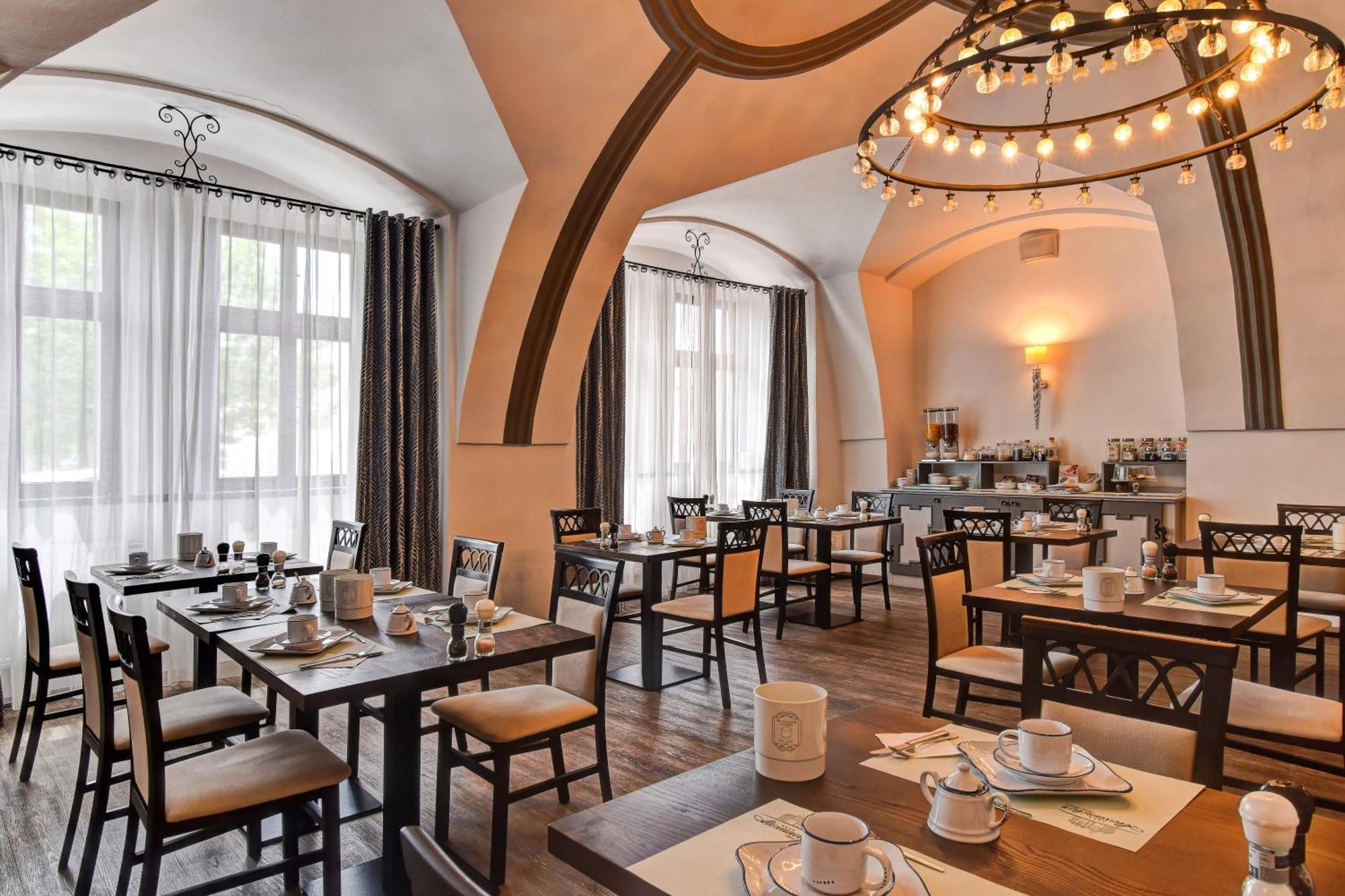 Alexander Hotel Stribro Bagian luar foto