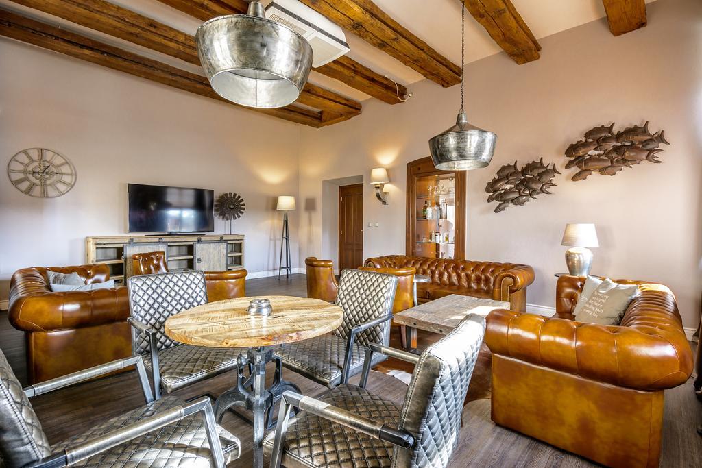 Alexander Hotel Stribro Bagian luar foto