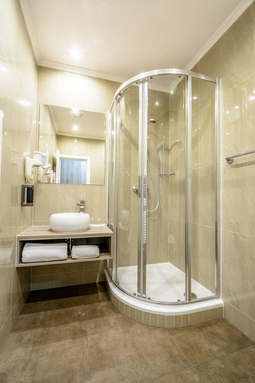 Alexander Hotel Stribro Bagian luar foto